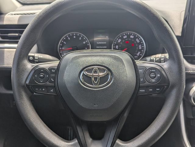 Used 2022 Toyota RAV4 XLE image 15