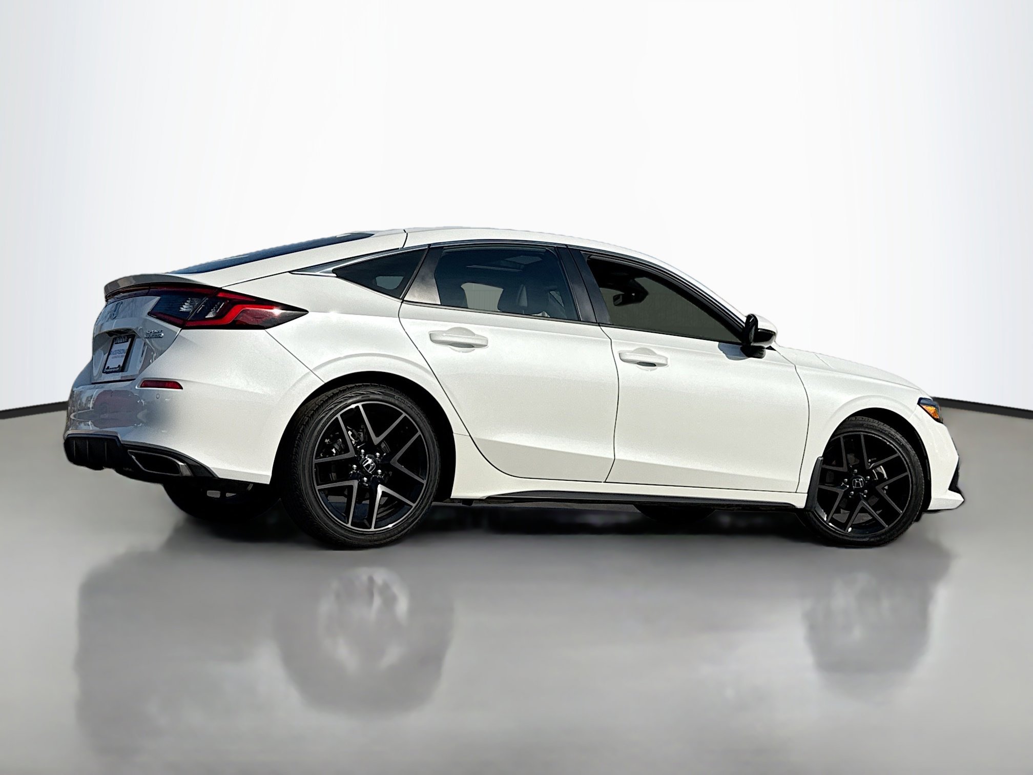 Used 2022 Honda Civic Sport Touring image 2