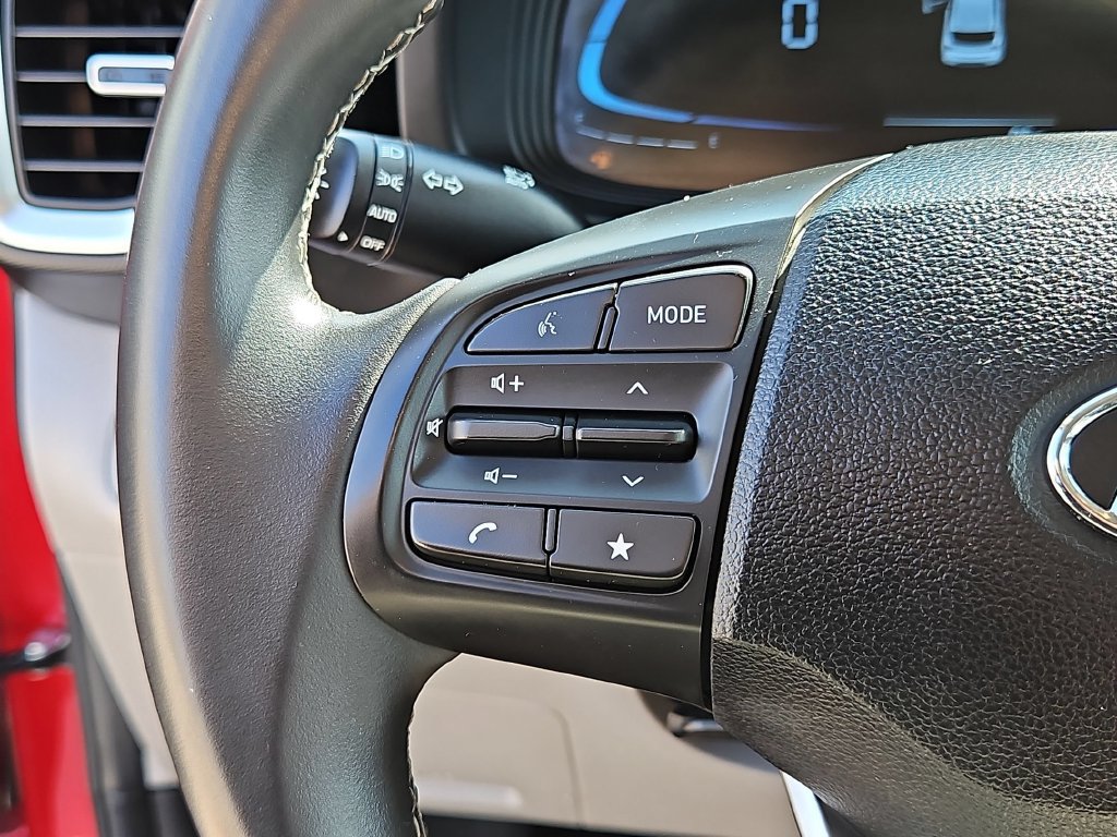 Used 2025 Hyundai Venue SEL FWD image 20