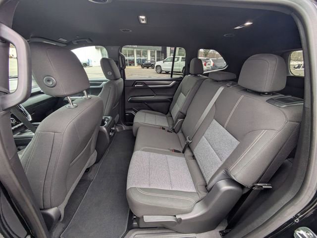 Used 2025 GMC Acadia Elevation image 29