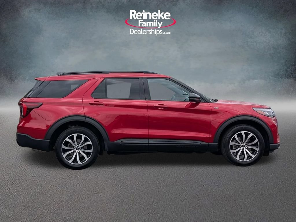 Used 2025 Ford Explorer ST-Line AWD/4WD image 4