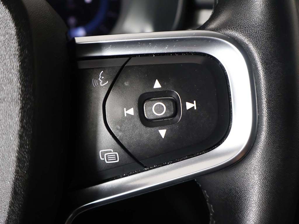 Used 2023 Volvo XC40 B5 Plus w/ Climate Package AWD/4WD image 39