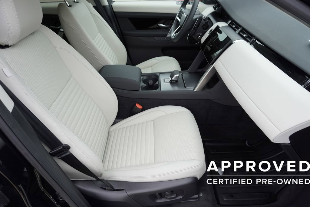 Used 2025 Land Rover Discovery Sport S image 23