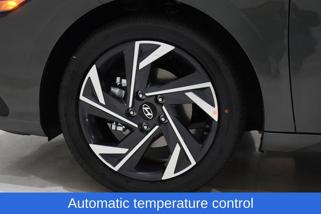 New 2026 Hyundai Elantra Limited FWD image 6