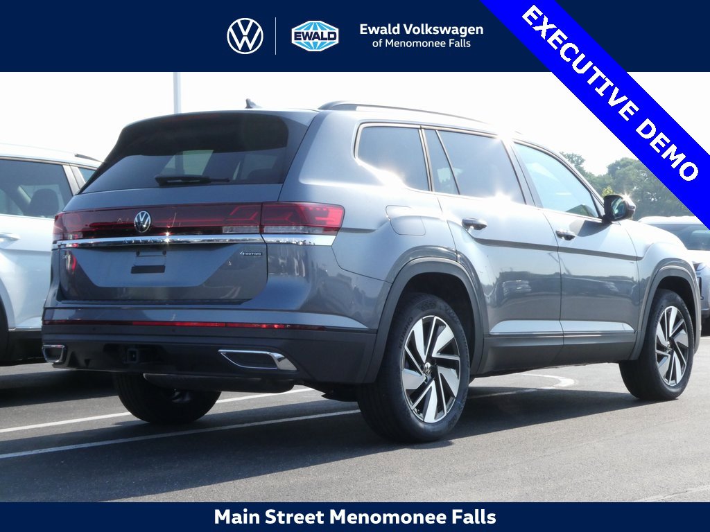 Certified 2025 Volkswagen Atlas SE image 3