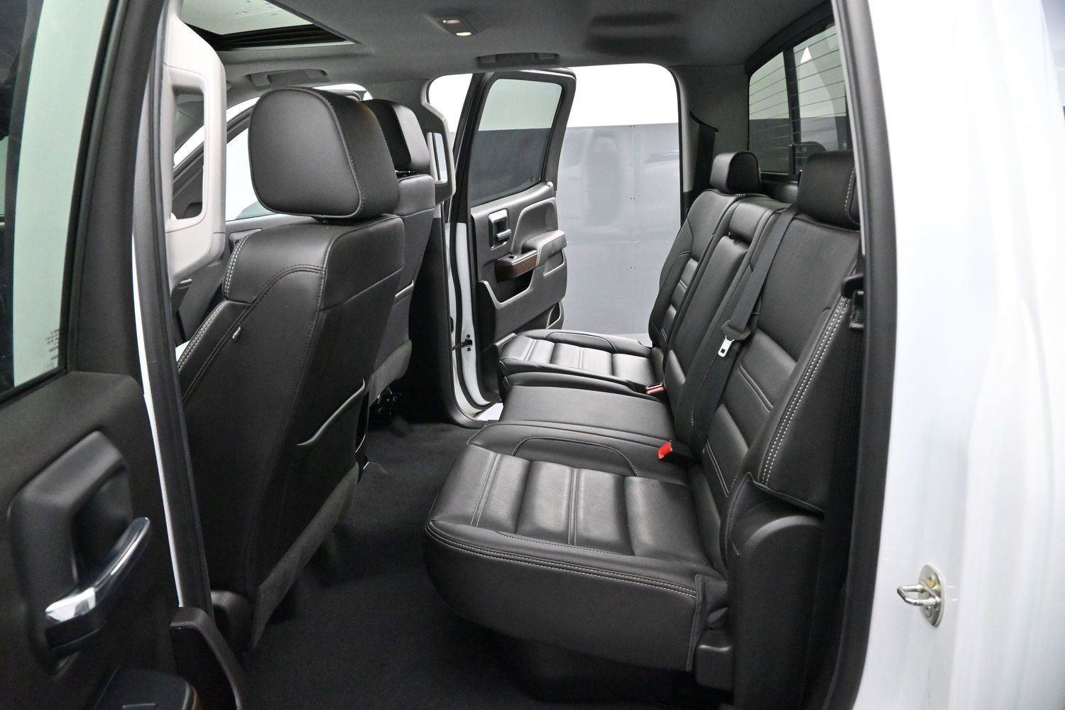 Used 2019 GMC Sierra 2500 Denali w/ Duramax Plus Package AWD/4WD image 30