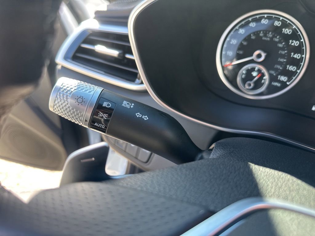 Used 2026 Genesis G70 2.5T image 13