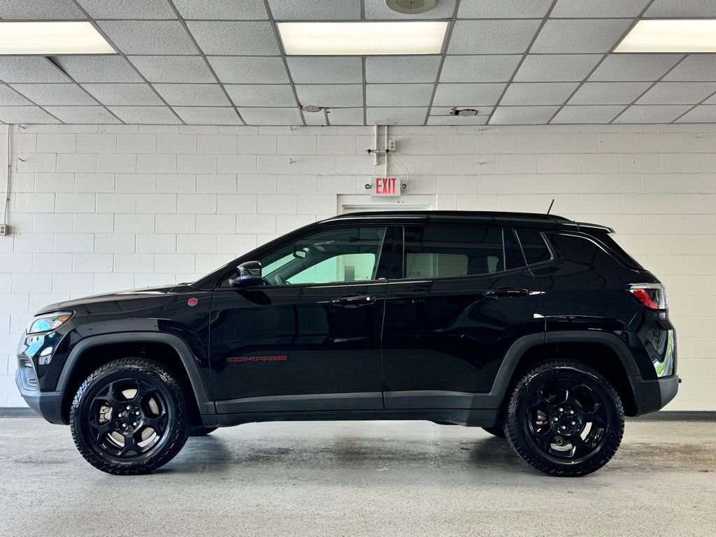 Certified 2024 Jeep Compass Trailhawk w/ Sun and Sound Group AWD/4WD image 5