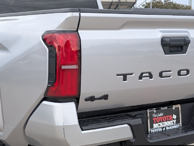 Used 2025 Toyota Tacoma SR5 AWD/4WD image 8