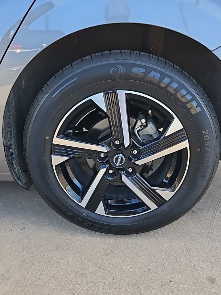 Used 2024 Nissan Sentra SV image 9