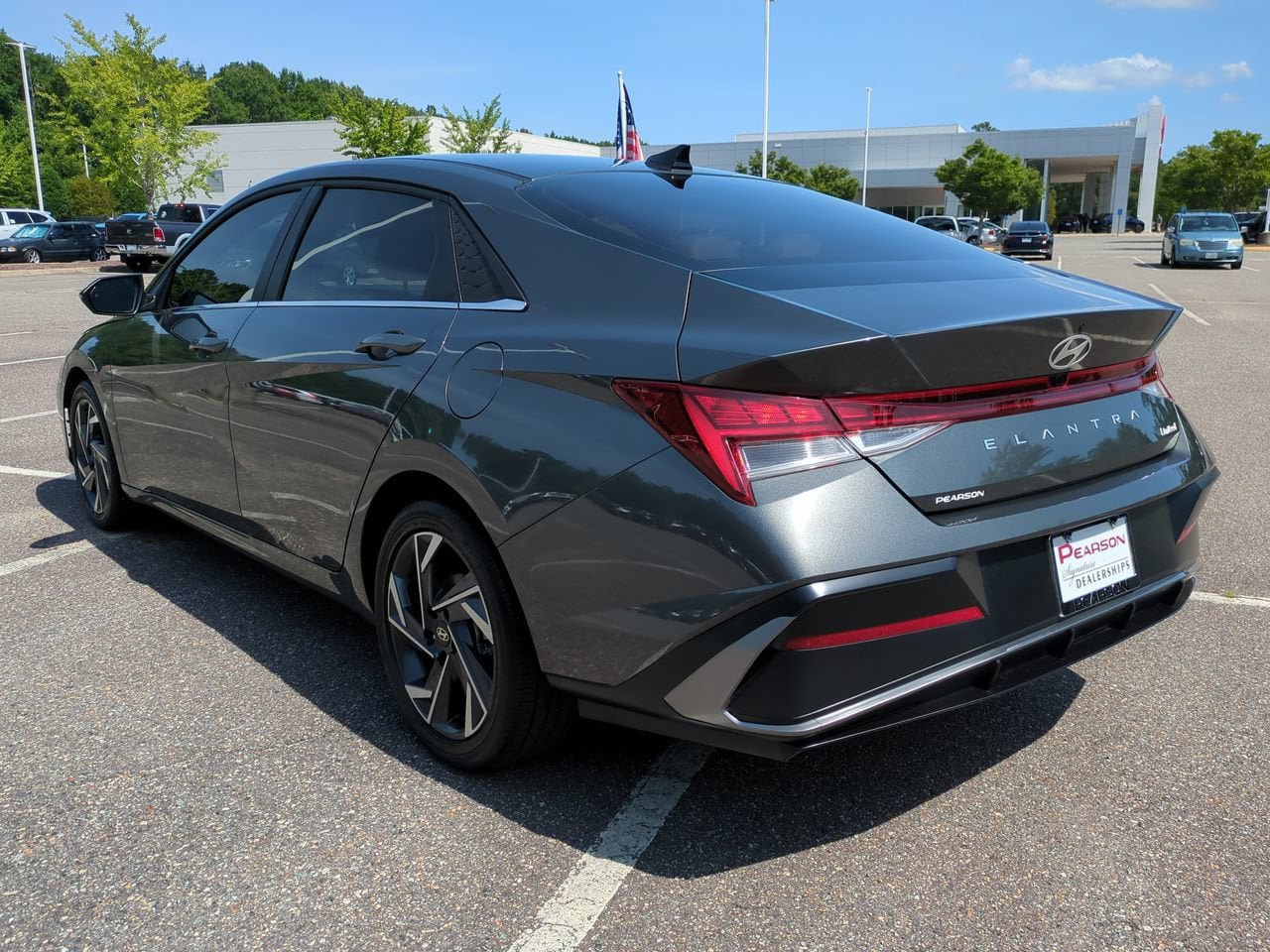 Used 2025 Hyundai Elantra Limited FWD image 6