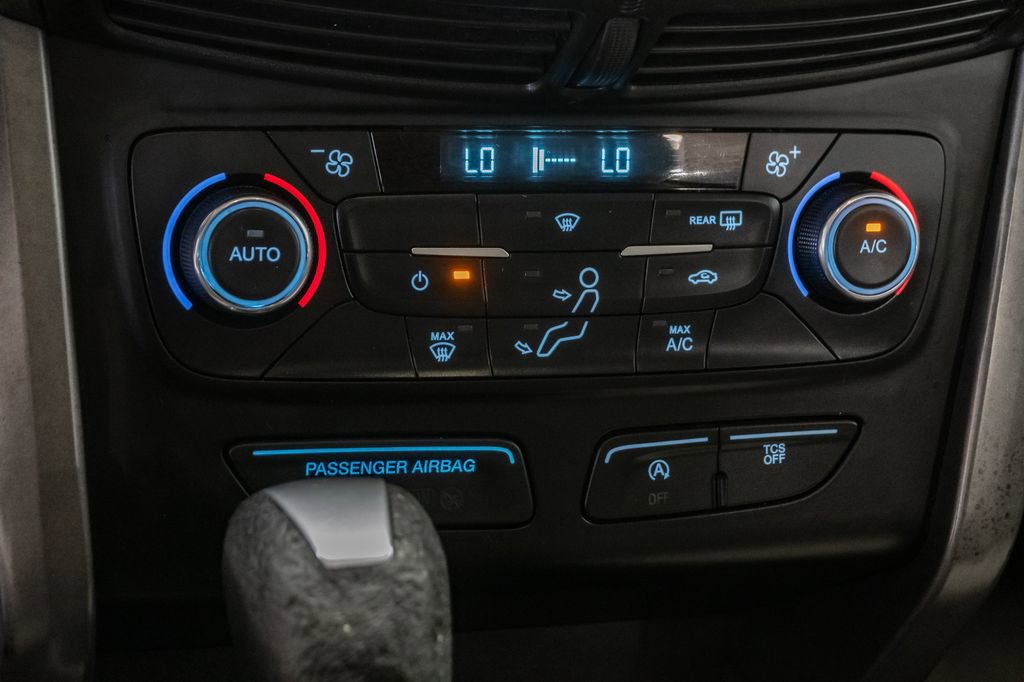 Used 2017 Ford Escape SE FWD image 18