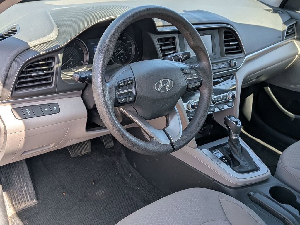 Used 2020 Hyundai Elantra SE w/ Convenience Package (C2) image 11
