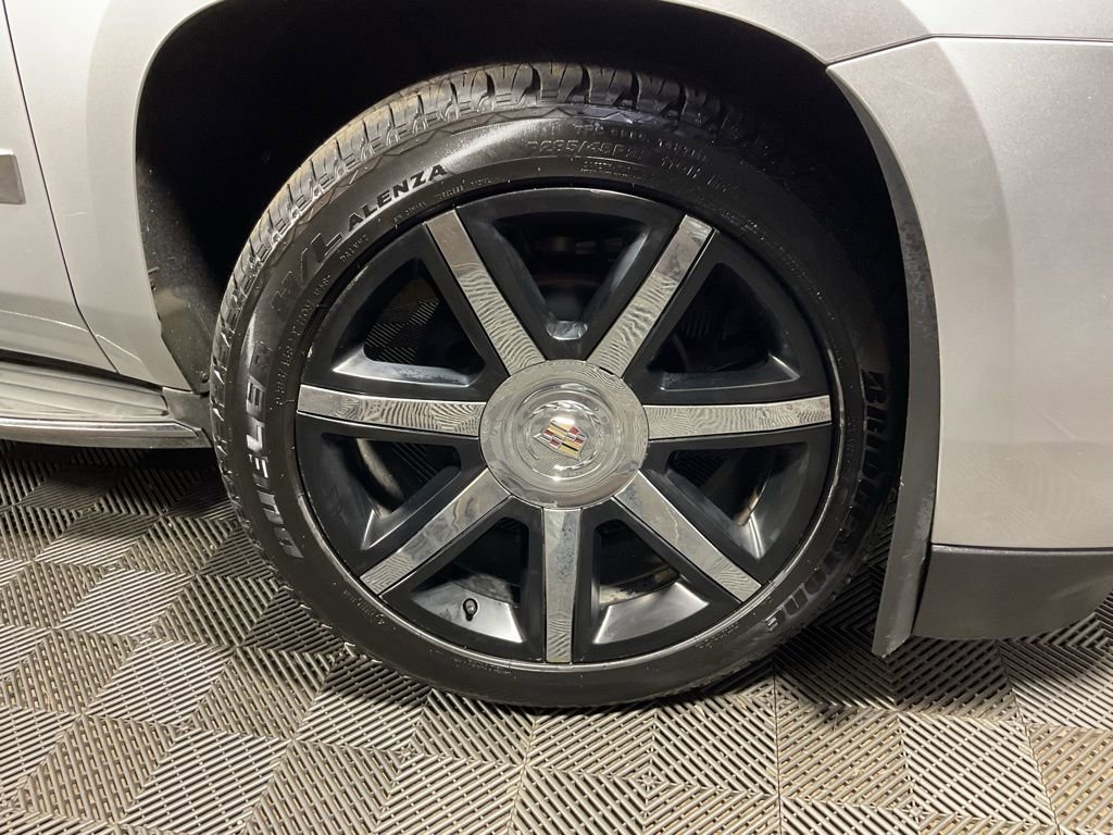 Used 2015 Cadillac Escalade ESV Luxury image 34