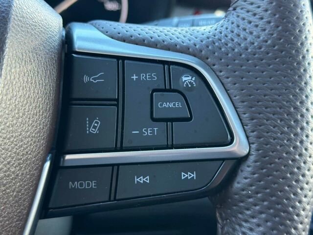 Used 2023 Toyota Sienna Platinum image 33