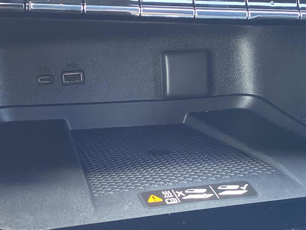 New 2026 Chevrolet Traverse LT w/ LPO, Floor Liner Package image 25