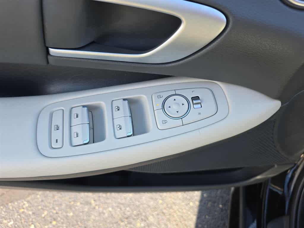 Used 2024 Hyundai Sonata SEL FWD image 17
