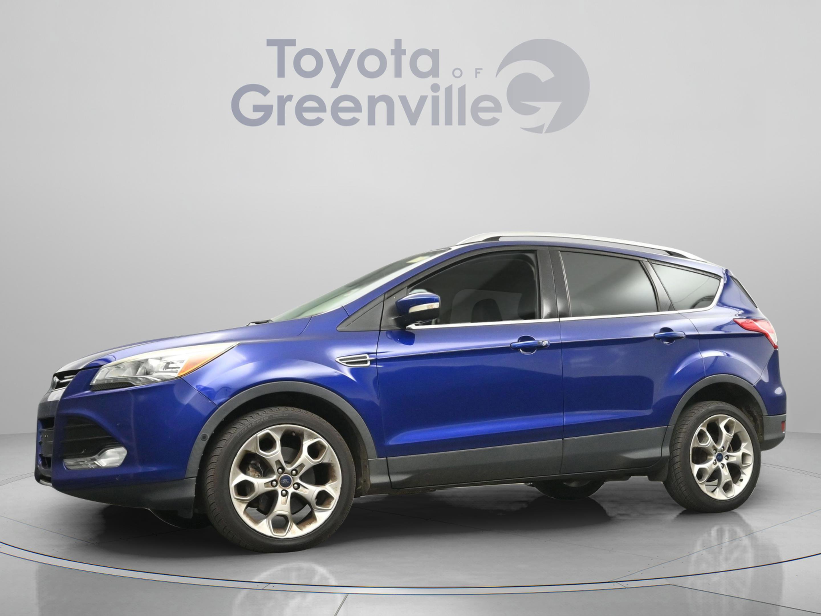 Used 2016 Ford Escape Titanium w/ Equipment Group 301A AWD/4WD image 2