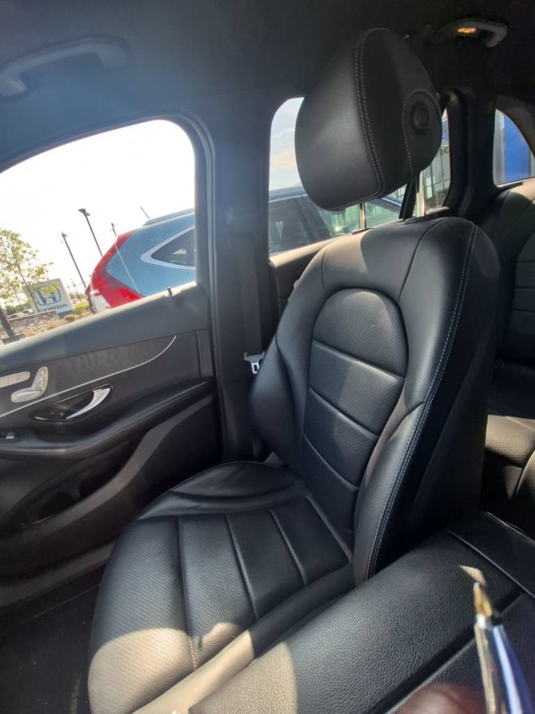 Used 2018 Mercedes-Benz GLC 300 4MATIC image 9
