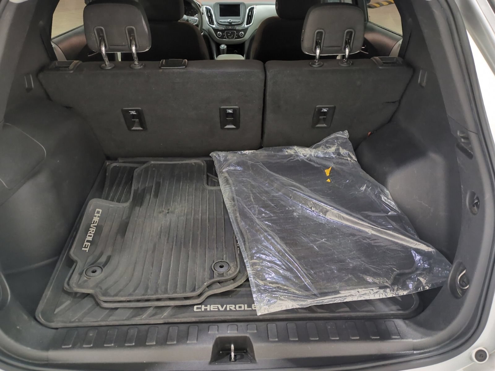 Used 2019 Chevrolet Equinox LS w/ LS Convenience Package FWD image 12
