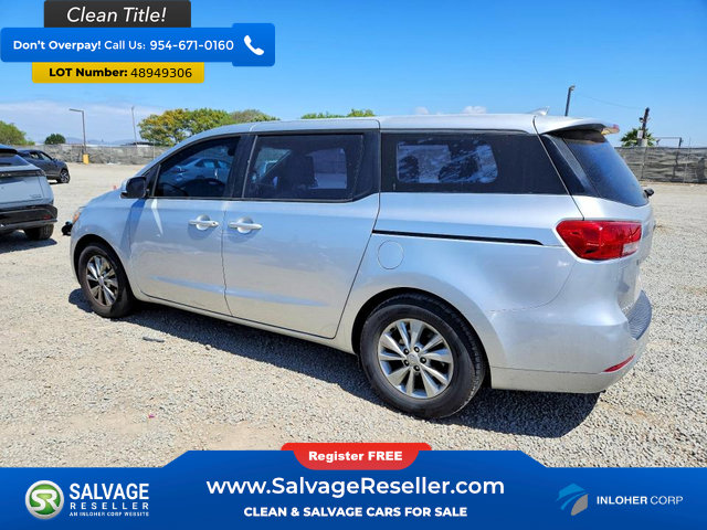 Used 2016 Kia Sedona L image 3