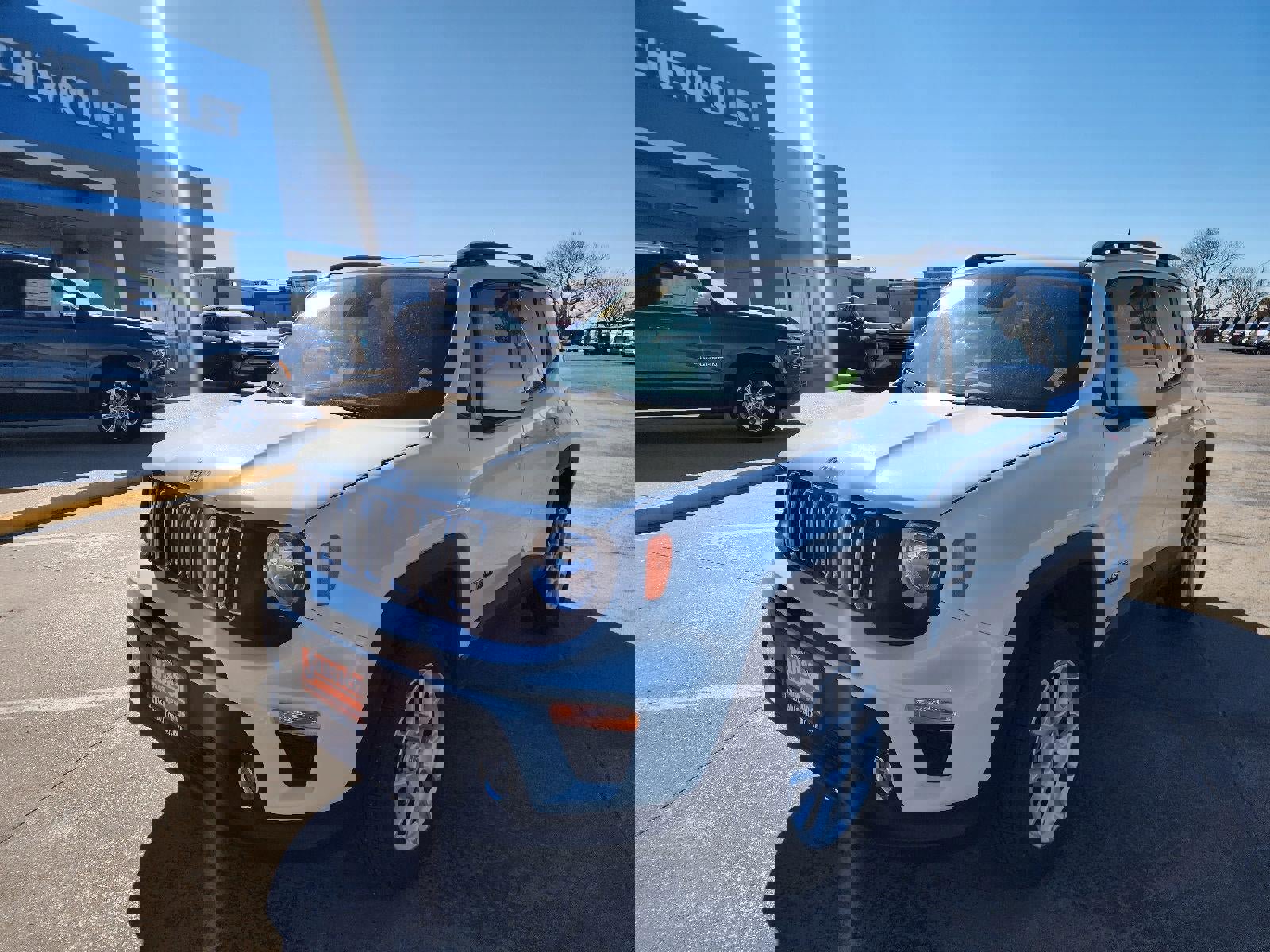 Used 2020 Jeep Renegade Latitude w/ Cold Weather Group image 3