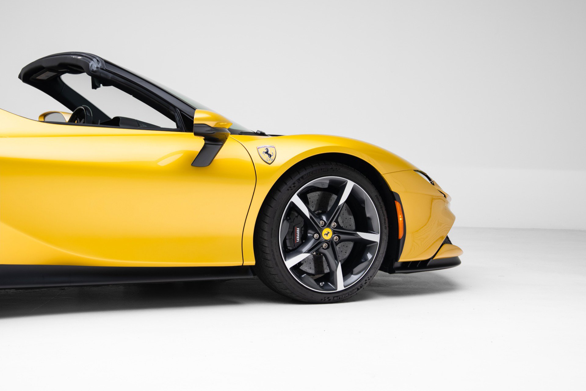 Used 2023 Ferrari SF90 Spider AWD/4WD image 40