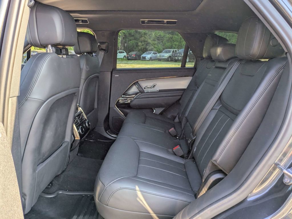 Used 2024 Land Rover Range Rover Sport SE AWD/4WD image 15