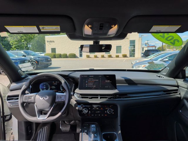 Certified 2025 INFINITI QX60 Luxe w/ Black Edition FWD image 11