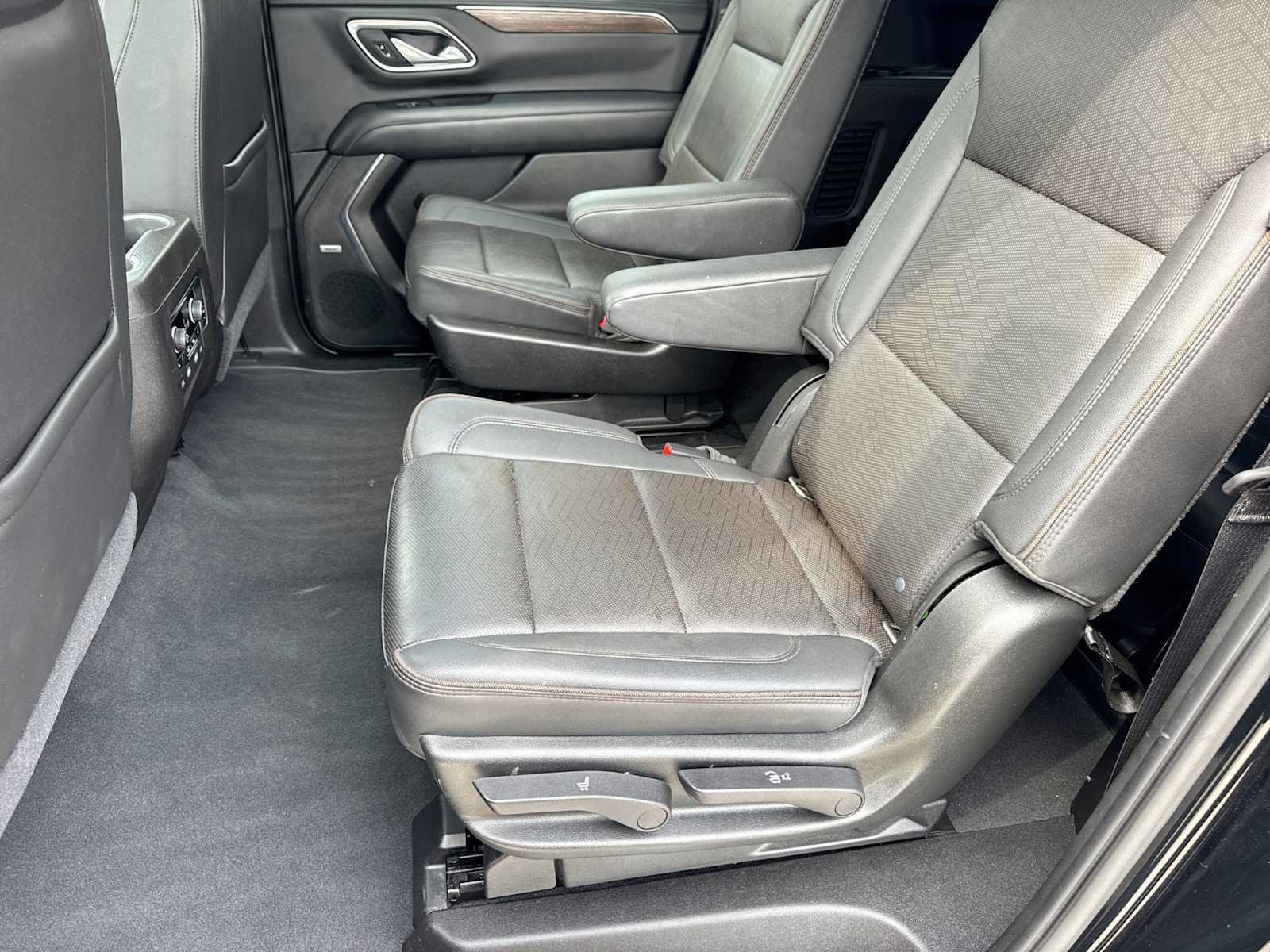 Used 2021 Chevrolet Suburban High Country w/ Premium Package AWD/4WD image 19