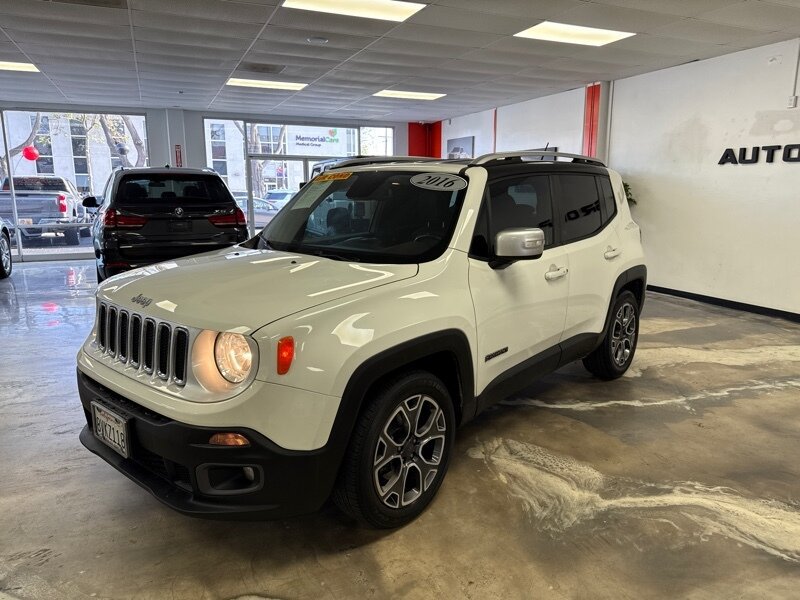 Used 2016 Jeep Renegade Limited FWD image 3
