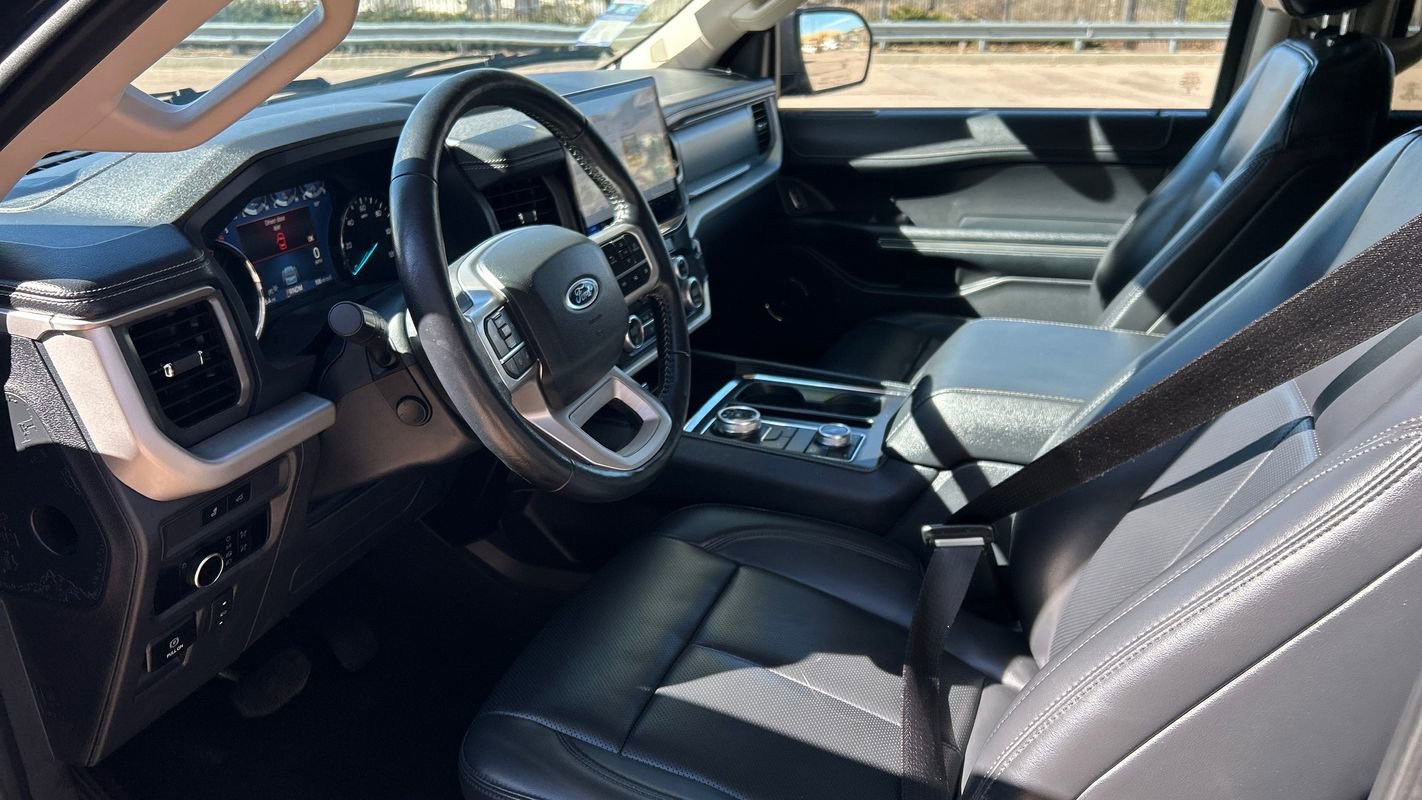 Used 2023 Ford Expedition XLT AWD/4WD image 9
