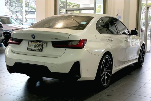 Used 2023 BMW 330e w/ M Sport Package RWD image 6