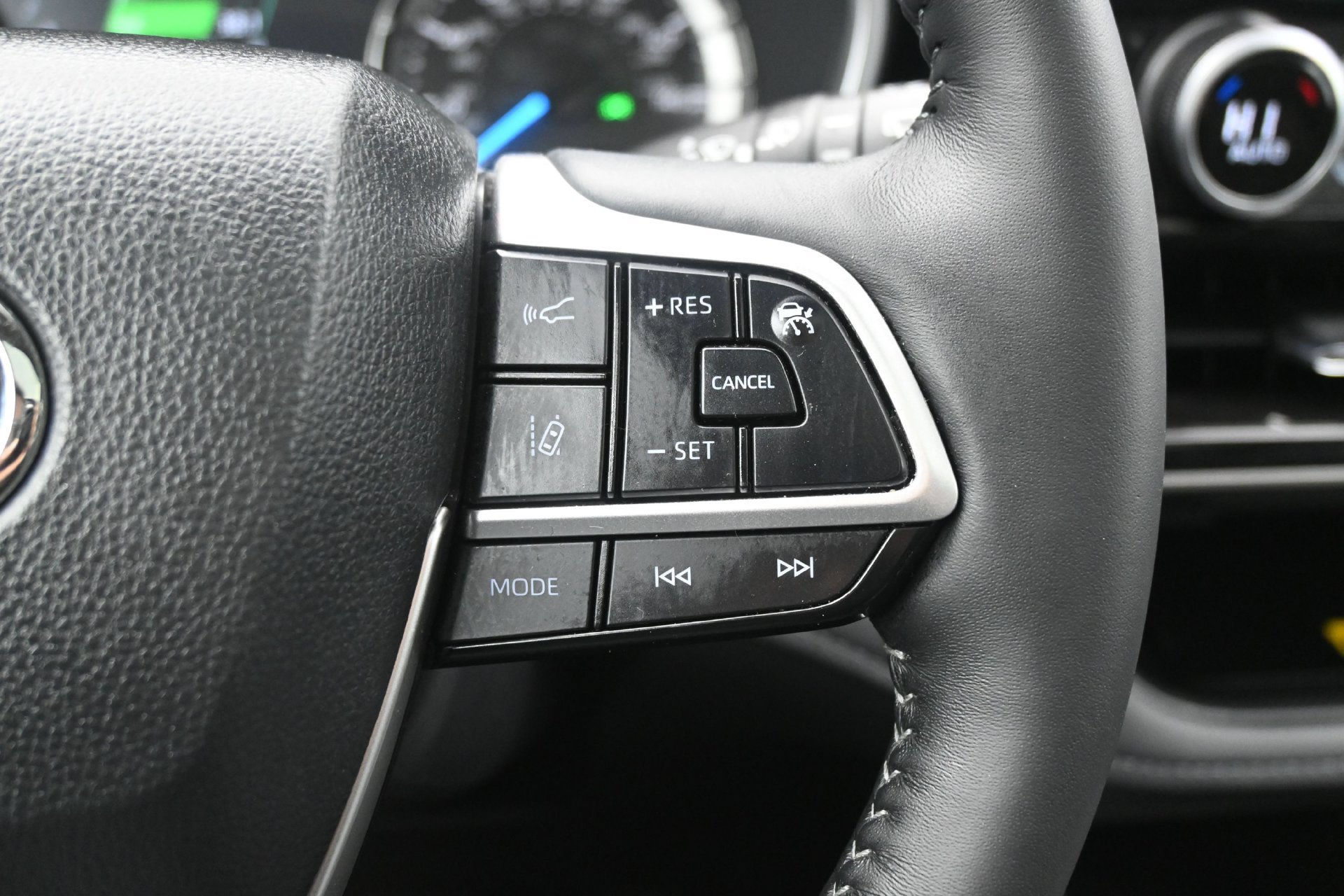 Used 2025 Toyota Highlander XLE AWD/4WD image 22