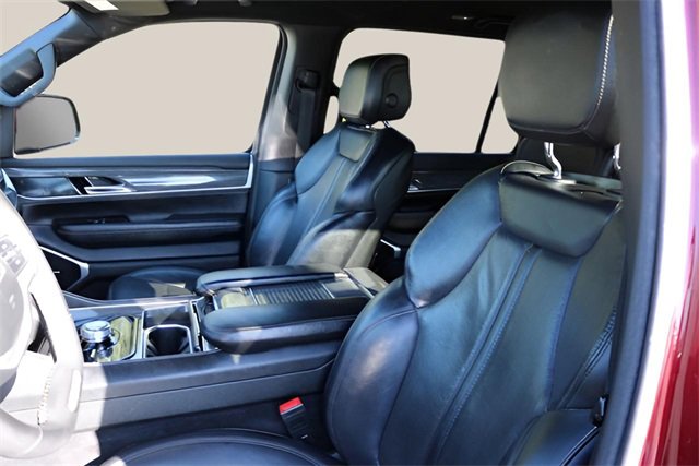 Used 2022 Jeep Wagoneer Series II w/ Flexible Seating Group image 11