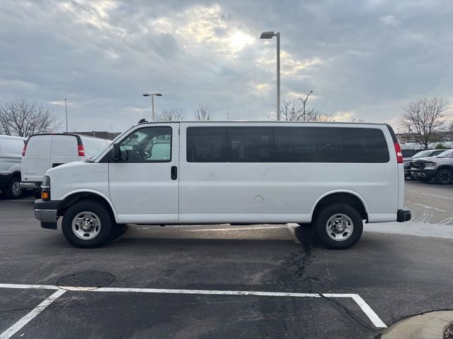 Used 2024 Chevrolet Express 3500 LT w/ LT Preferred Equipment Group RWD image 7
