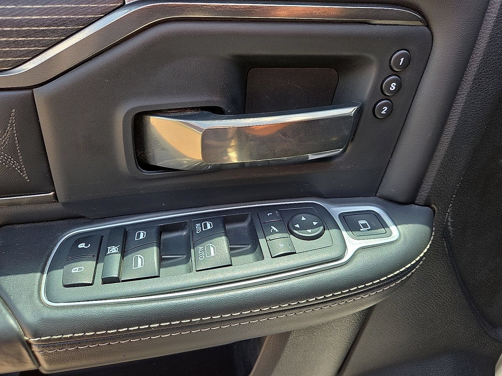 Used 2020 RAM 3500 Limited AWD/4WD image 23