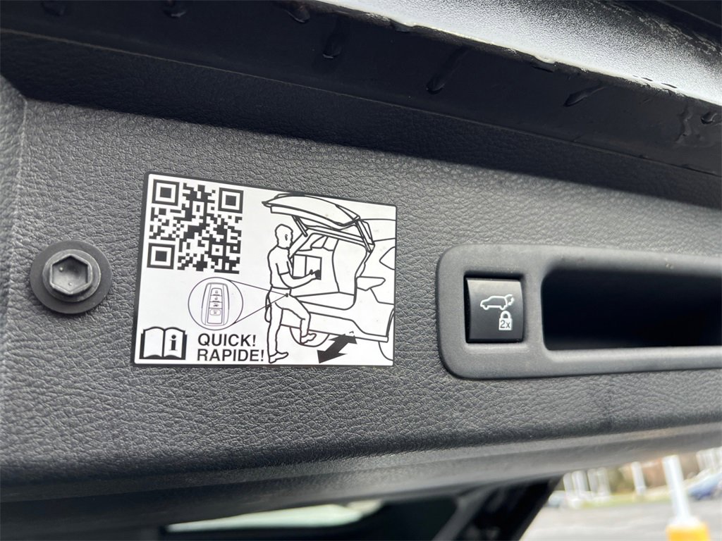 Used 2023 Toyota Sienna Platinum image 33