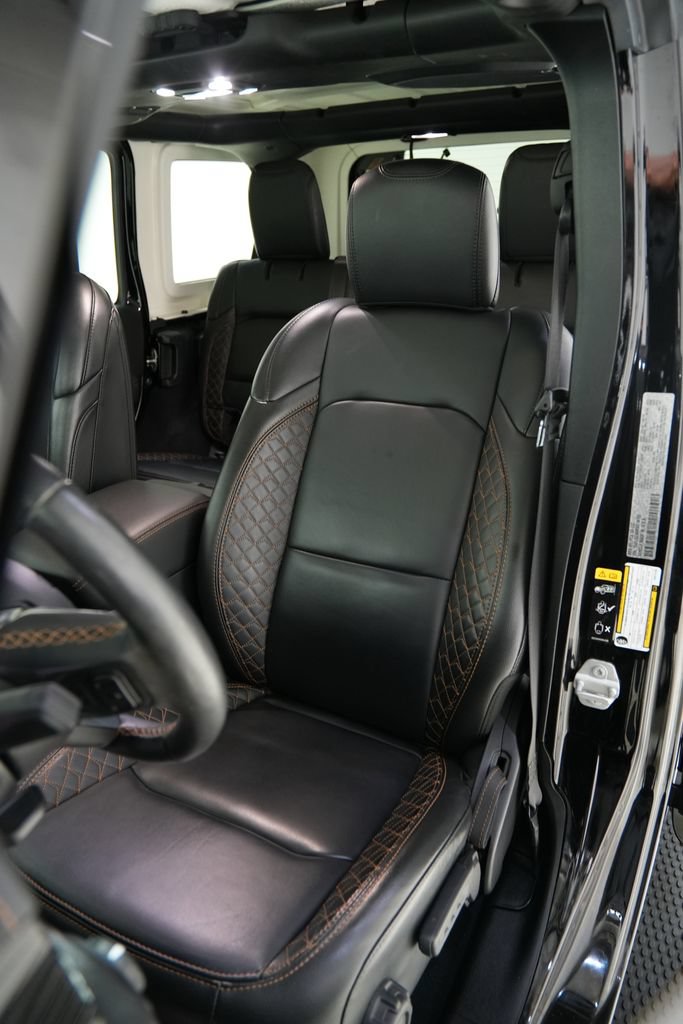 Used 2022 Jeep Wrangler Unlimited Sahara AWD/4WD image 23