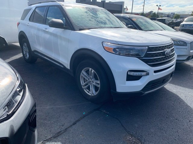 Used 2024 Ford Explorer XLT w/ Equipment Group 202A AWD/4WD image 2