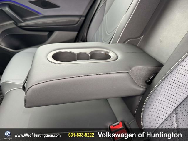 Certified 2025 Volkswagen Tiguan SE image 11