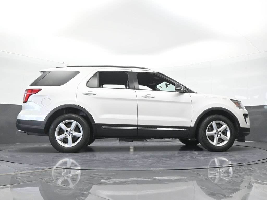 Used 2018 Ford Explorer XLT w/ Equipment Group 202A FWD image 64
