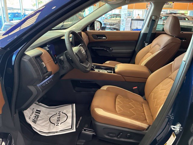 New 2026 Nissan Pathfinder Platinum AWD/4WD image 7
