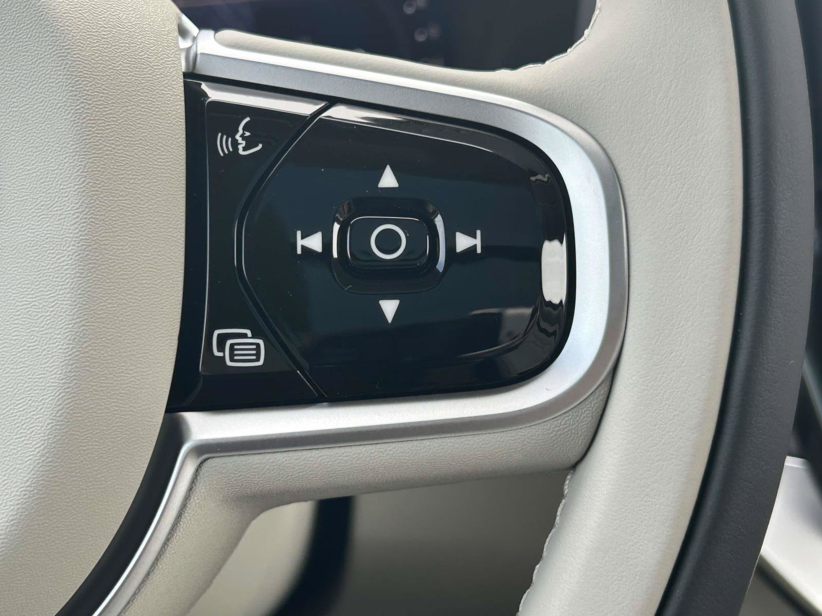 New 2026 Volvo XC90 B6 Ultra w/ Protection Package Premier AWD/4WD image 23