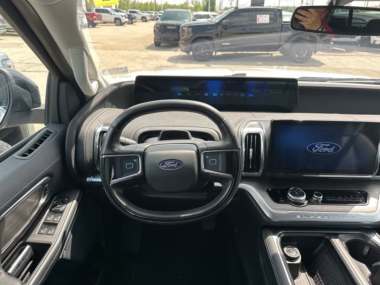 Used 2025 Ford Expedition Max Platinum image 11