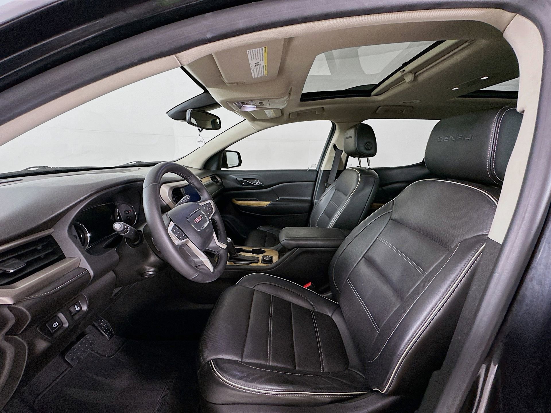 Used 2017 GMC Acadia Denali FWD image 23