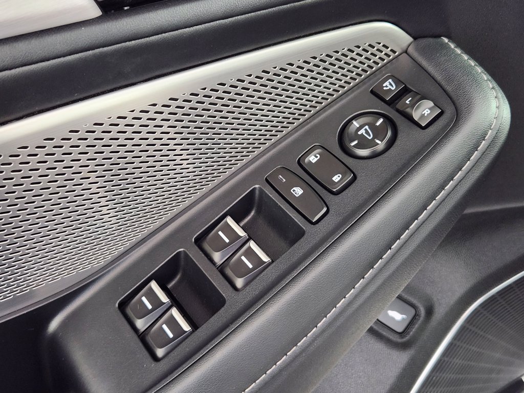 Used 2023 Acura MDX w/ Technology Package FWD image 18