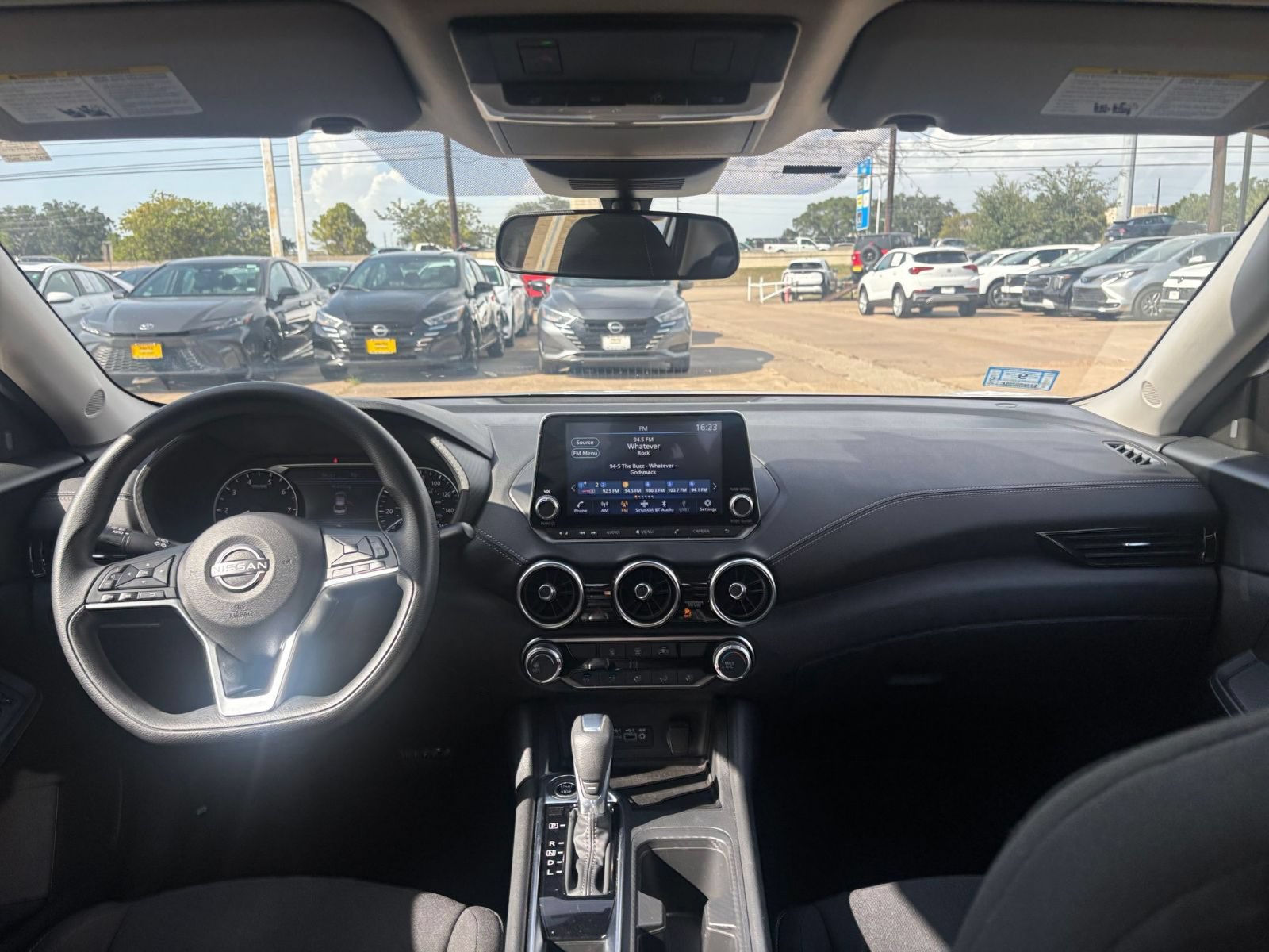 Used 2025 Nissan Sentra SV FWD image 30