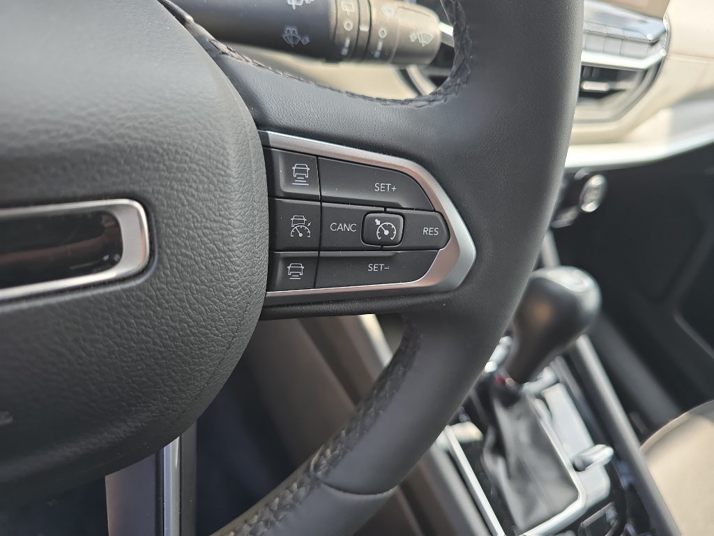 Used 2025 Jeep Compass Limited AWD/4WD image 22