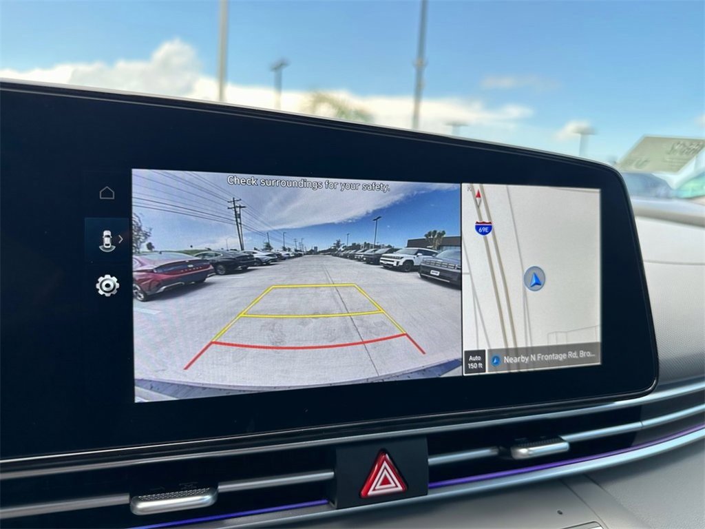 Used 2024 Hyundai Elantra SEL w/ Convenience Package image 14